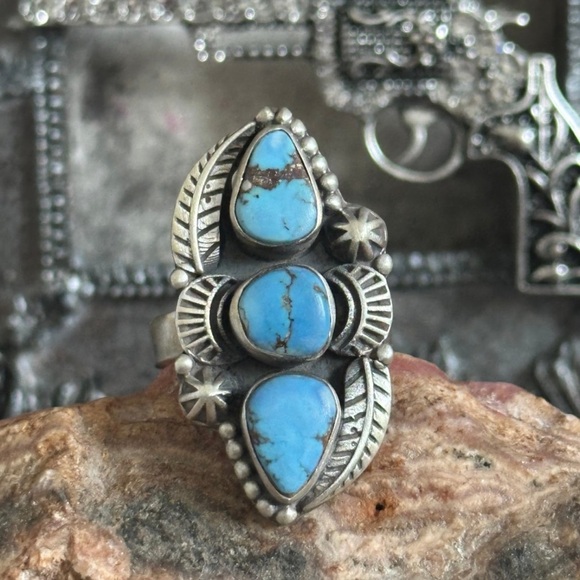 Sold ❤️ Golden Hills Turquoise Southwestern Sterling Silver Adjustable Ring - Picture 5 of 6